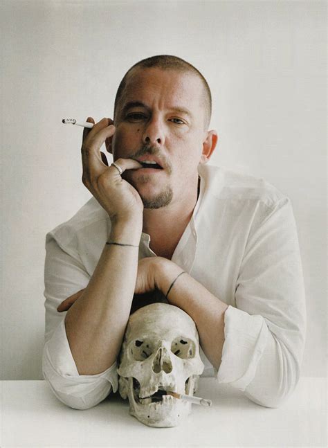 fotos de alexander mcqueen|alexander mcqueen personal life.